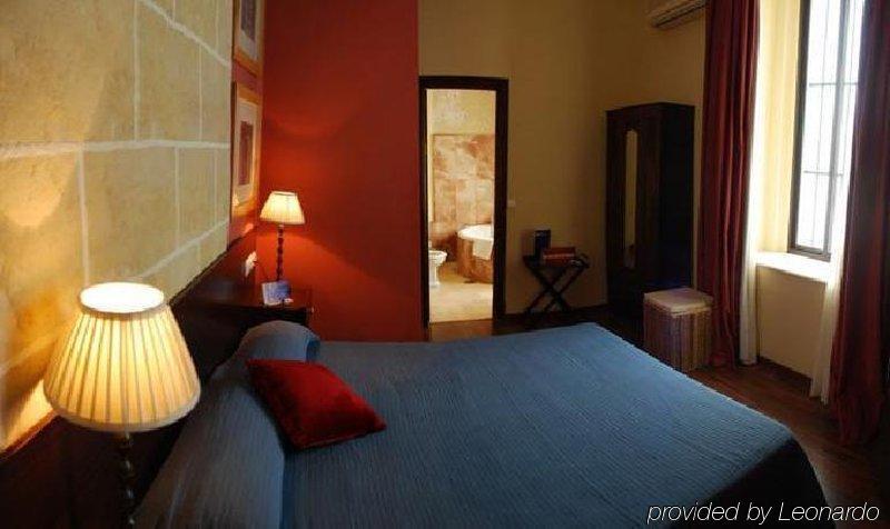 Bellas Artes Catedral Hotel Jerez de la Frontera Room photo